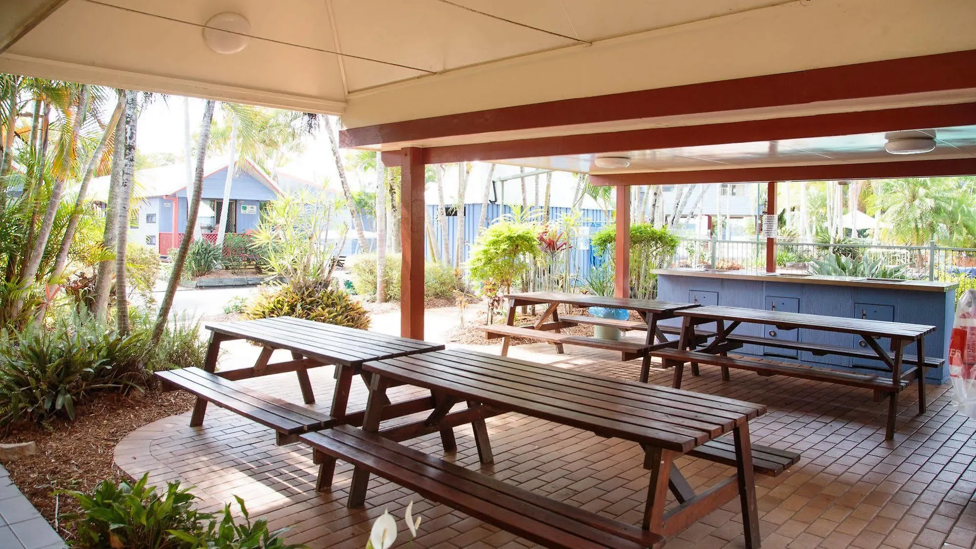 Maroochydore Cabins 4*,